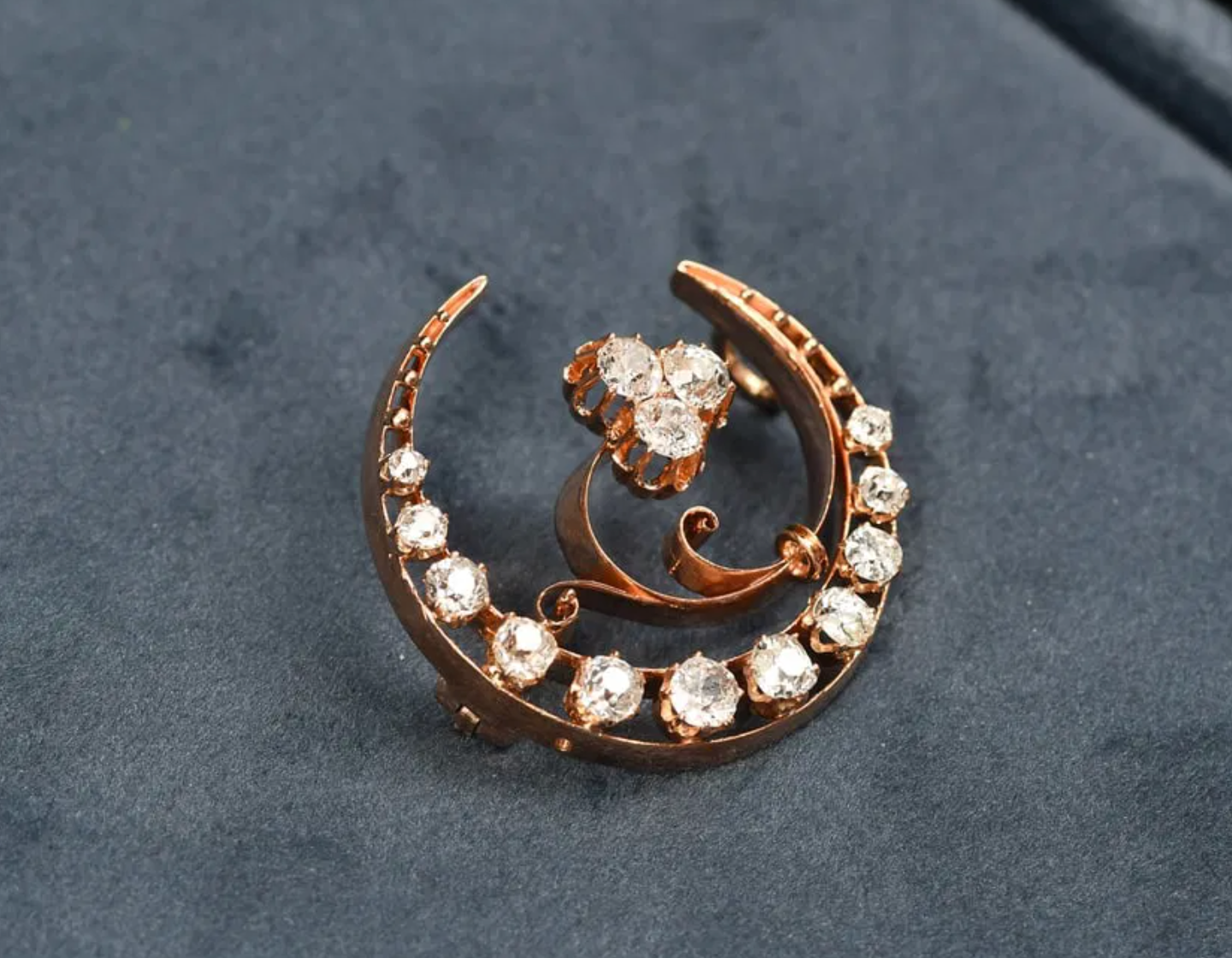 14K GOLD VICTORIAN OLD MINE CRESCENT BROOCH